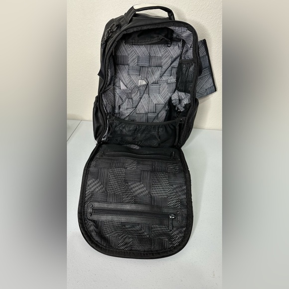 ❌Sold on Mer❌ Itzy Ritzy Diaper Bag Backpack Large Capacity Boss Backpack - Picture 7 of 10